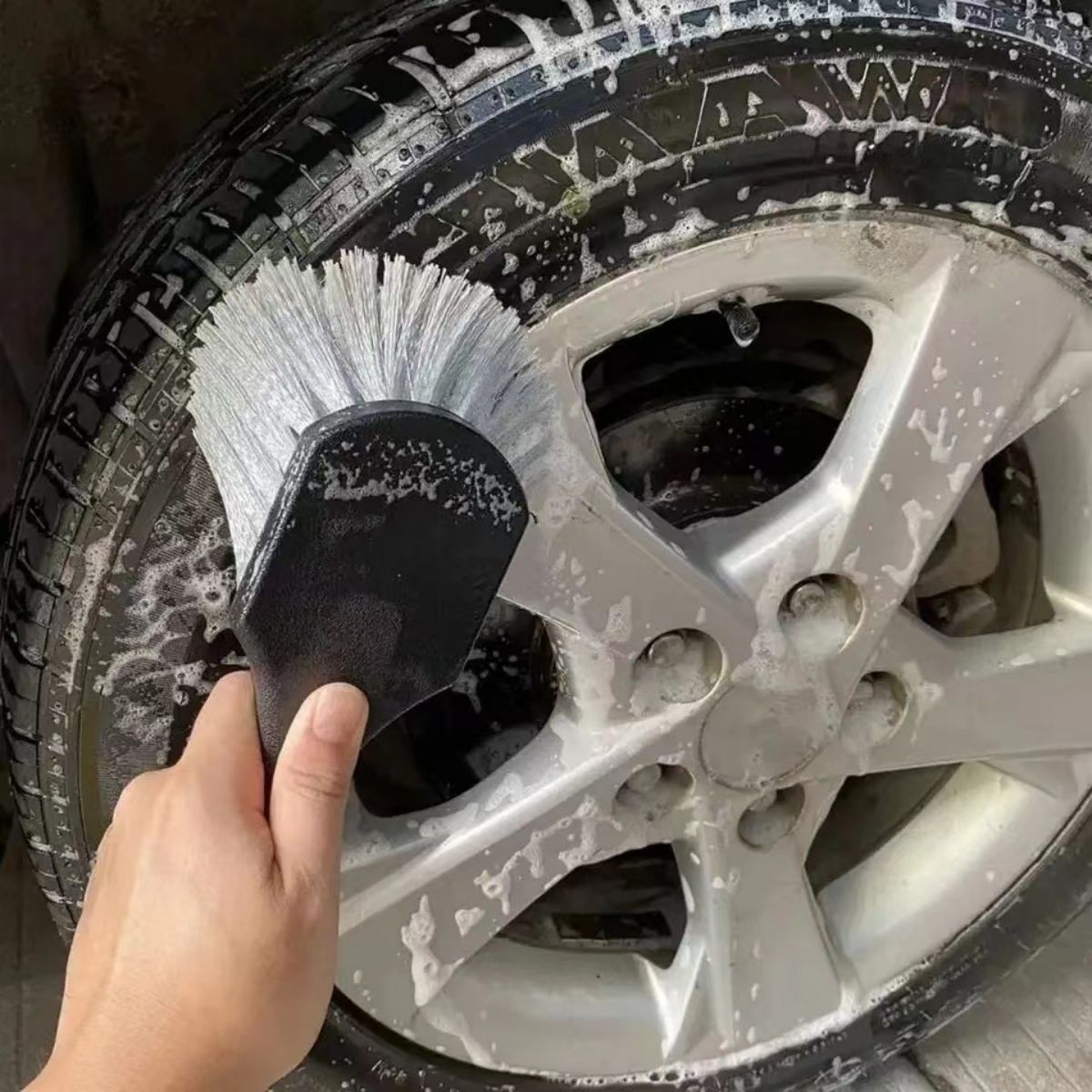 فرشاة تنظيف عجلات السيارة، فرش - مراجعة Car Cleaning Brush وسعره